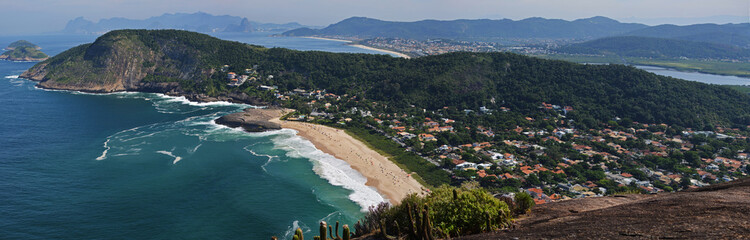 Fototapeta premium Niterói and Rio coastline