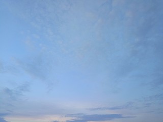 Obraz premium cloud in the sky and the tree 