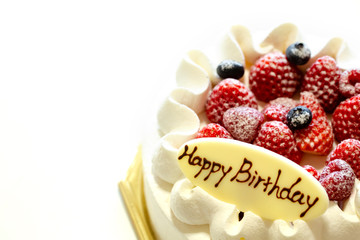 お誕生日のイチゴとブルーベリーのケーキ