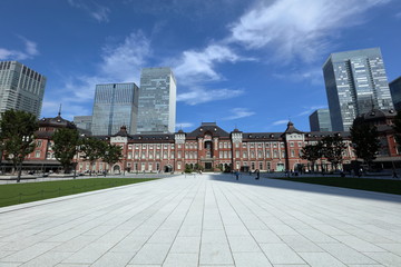 東京駅前