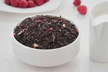 tea with raspberries