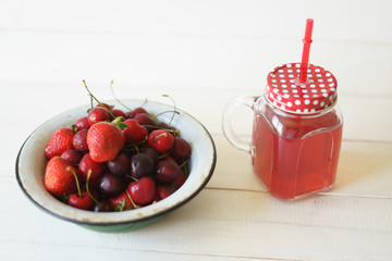 berries and drink
