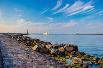 Rostock Warnemünde Leuchturm Schiff