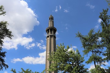 La Tour Pennet à Grenoble ville, dans le Parc Paul Mistral, Département de l'Isère, France, Mai 2019. Tour d'observation, première tour en béton armé construite en Europe, en 1924