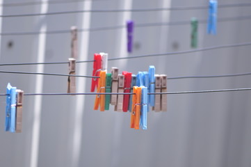  clothes pegs