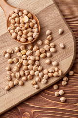 Dry chickpeas.