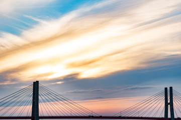 橋と夕焼け雲