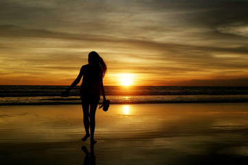 Fototapeta premium girl on sunset