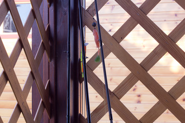 middle part of the spinning with twisters are in the corner
