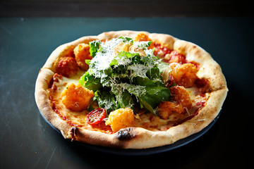 Fried shrimp and arugula pizza 
