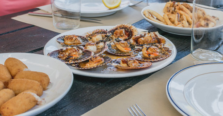 spanish sea food called zamburiñas