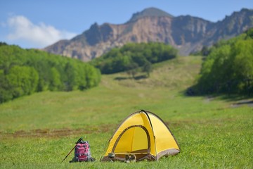 初夏のトレッキング・高原のキャンプ