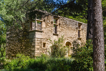 Fototapeta na wymiar ruins of the former hunting lodge of the Bailli de Suffren, near Salon de Provence