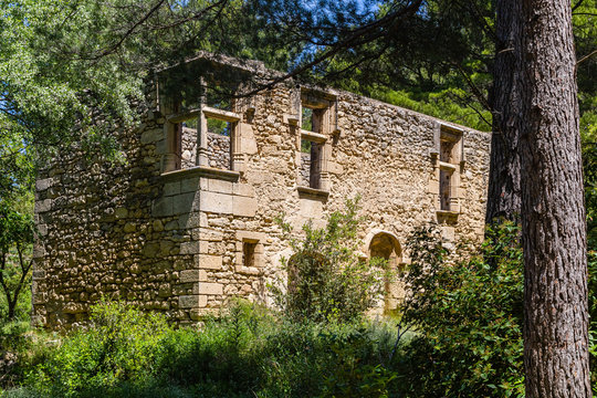 ruins of the former hunting lodge of the Bailli de Suffren, near Salon de Provence