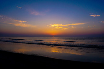 Obraz premium sunrise over ocean