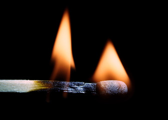 Streichholz, entzündet