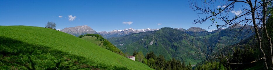 Panorama sulle montagne bergamasche Alpi Orobie Italia