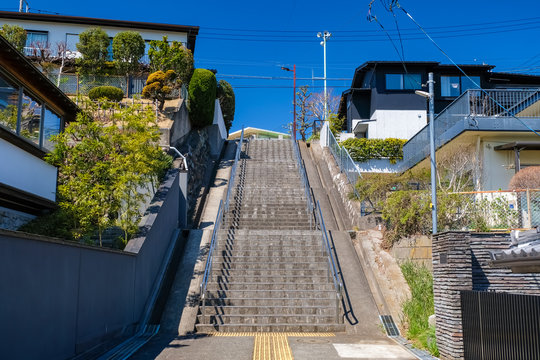 多摩市 桜ケ丘 聖蹟桜ヶ丘 住宅街 階段 Stock Photo Adobe Stock 多摩市 桜ケ丘 聖蹟桜ヶ丘 住宅街 階段 Stock Photo Adobe Stock