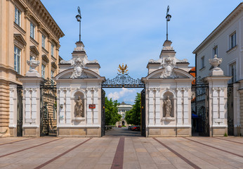 Fototapeta Warsaw University Main Gate In Poland obraz