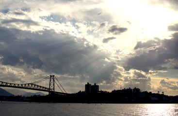 Obraz premium bridge at sunset