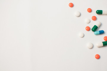  pills on white background capsules