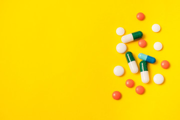  pills on white background capsules