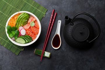 Poke bowl with salmon and vegetables