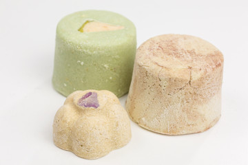 eco friendly solid shampoo bar to avoid plastic packaging - zero waste concept