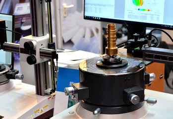 Roundness and cylindricity form measuring instrument enable measurement of a variety of workpieces. Roundtest machine is an easy-to-operate instrument for measuring part geometry on the shop floor.
