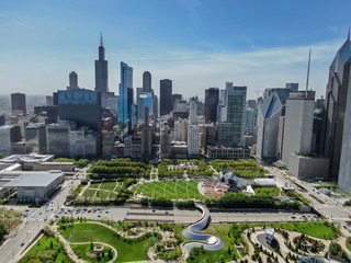 Naklejka premium Piękny widok z lotu ptaka na Chicago Parks i zabytki