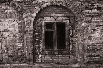 Fototapeta na wymiar window in old stone building