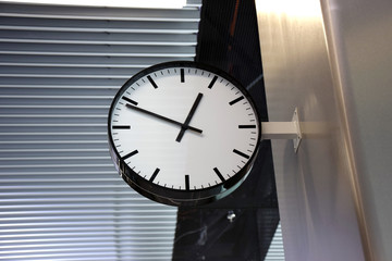 Clock on the railway station © Marek Jeleśniański