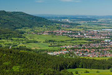 Ausblick auf den Plettenberg und auf Balingen-Frommern auf der Schwäbischen Alb