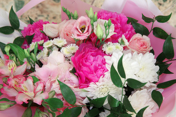 bouquet of pink and white flowers