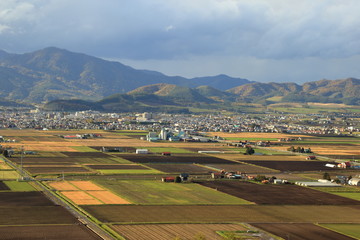 ハートヒルパーク展望台から望む秋の富良野 ( Autumn rural scenery at Furano, Hokkaido, Japan ) © Makoto-san