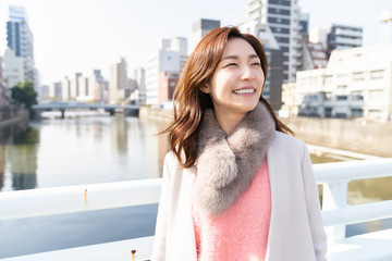 Fototapeta premium コートを着た女性