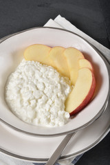 Delicious cottage cheese with apples