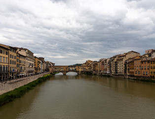 Obraz premium Bridge on the river in Florence