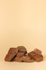 Milk chocolate pieces