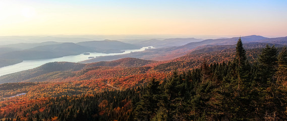 Fototapeta premium Lake Tremblant at Sunset