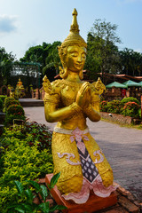 statue in wat pho bangkok thailand