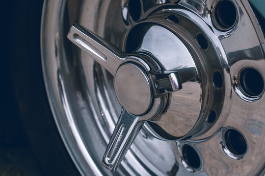 Antique spinner rims with moody tones © JLauer