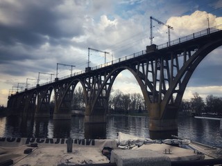 Obraz premium bridge over the river