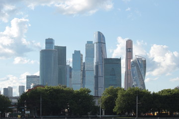 Fototapeta na wymiar Stunning view from the bridge to Moscow City