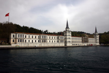 Fototapeta premium Historyczny Bosfor, wybrzeża, historyczne ulice i meczety