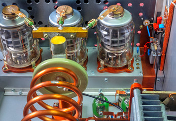 Vacuum tubes shortwave power amplifier - inside view