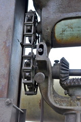 Thresher Chain and Gears Saturation