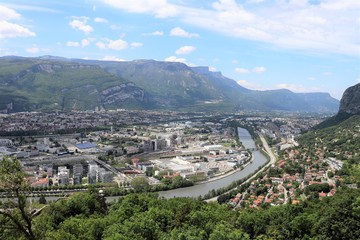 La ville de Grenoble, vue de haut depuis le fort de la Bastille, vue des toîts, Département de l'Isère, France