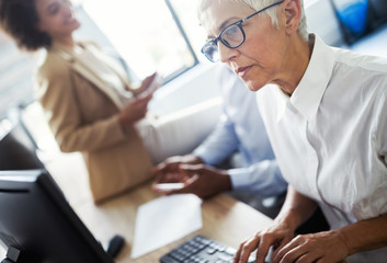 Fototapeta premium Successful business group of people at work in office