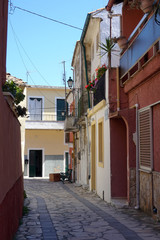 Gasse in Chlomos, Korfu